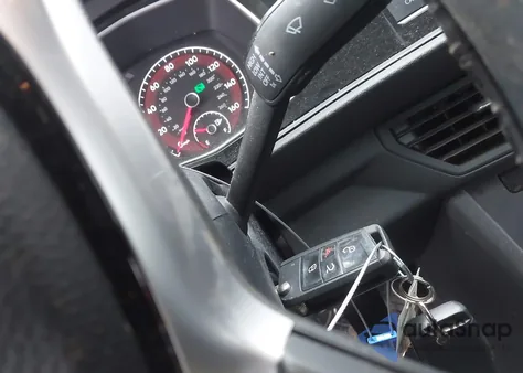 2019 Volkswagen Jetta 1.4T R-Line/1.4T S/1.4T Se from USA, damaged, VIN 3VWC57BU2KM130088